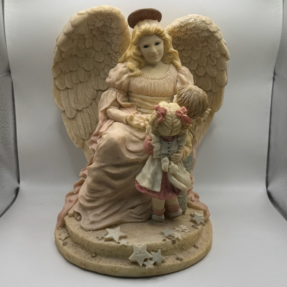 United Design Angels Collection The Gift '95 Figurine
